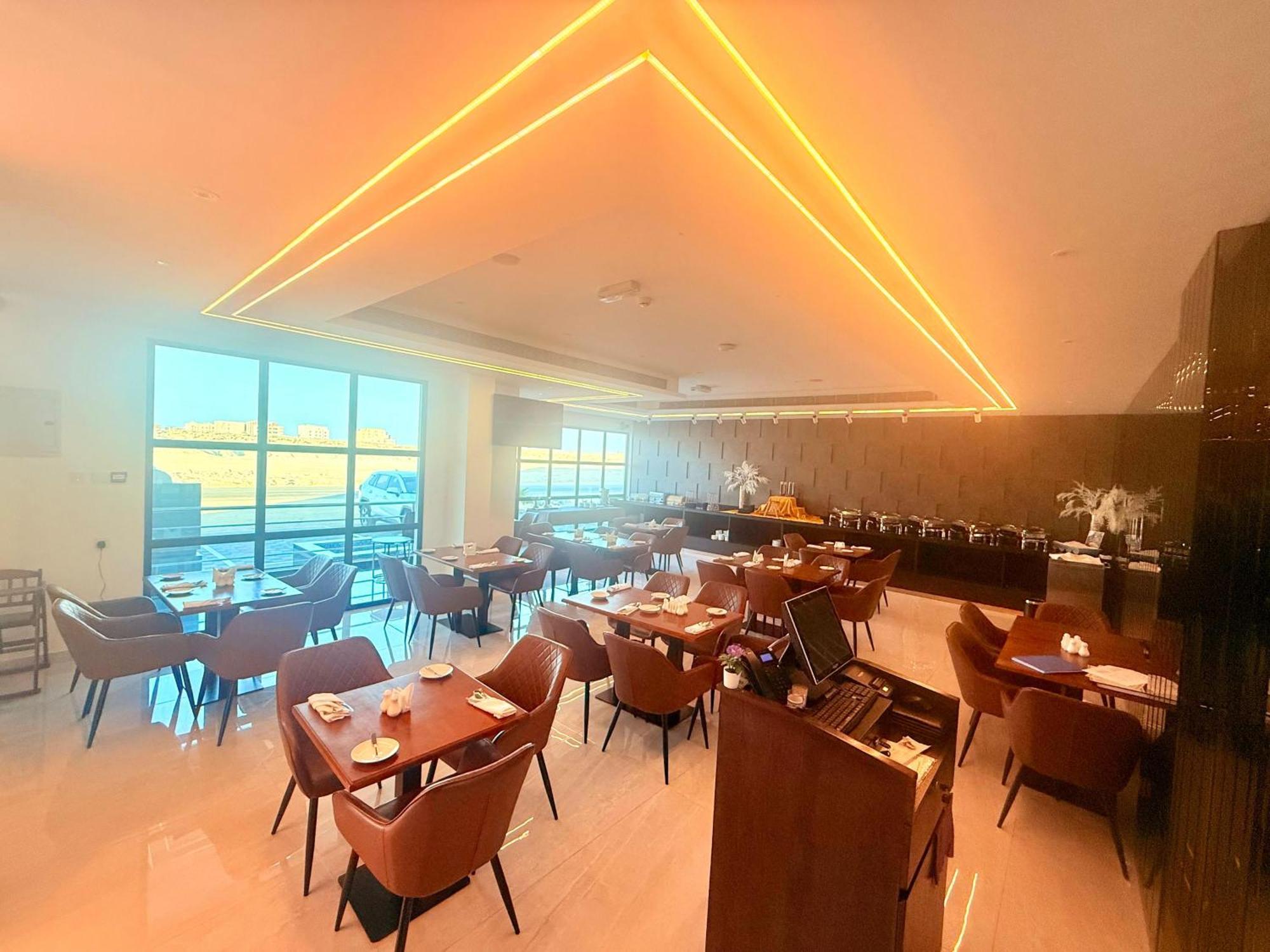 Duqm Express Hotel Buitenkant foto
